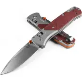 Benchmade Navalha Bugout S90V Stonewash, Richlite Redstone