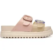 Melissa Chinelos Cozy Platform