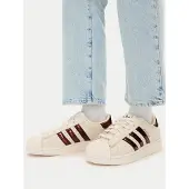 Adidas Sapatilhas baixas 'Superstar II' castanho / branco lã
