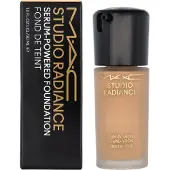 MAC Studio Radiance Serum Powered Foundation — fondotinta idratante 30 ml - Tonalità: NC17