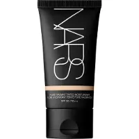 Nars Pure Radiant Creme Hidratante com Cor FPS 30 50 ml Finlândia