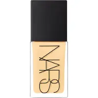 Nars Base iluminadora Light Reflecting para uma cor de aparência natural BURGES 30 ml