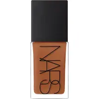 Nars Base iluminadora Light Reflecting para um look natural cor LA SERENA 30 ml