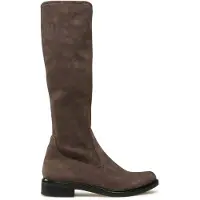 Caprice Bota pueblo