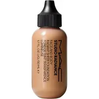 MAC Studio Radiance Face and Body Foundation 50 ml — fondotinta sheer luminoso N2