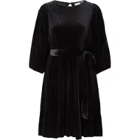 Vila Vestido preto