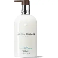 Molton Brown Loção corporal Coastal Cypress & Sea Fennel 300 ml
