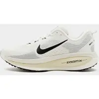 Nike Sapatilha de corrida 'VOMERO 18' cinzento / preto / branco