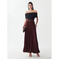 Willa Saia 'Amur' vermelho vinho
