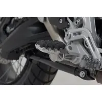 SW-Motech Estribos Evo Triumph Tiger 1200 22