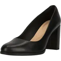 Clarks Sapatos de salto 'Freva Court' preto