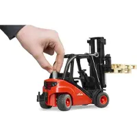 BRUDER Carrinho De Mão Linde Com 2 Paletes