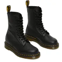 Dr. Martens Bota com atacadores preto