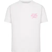 Miss Tee Camisa 'In My Pilates Era' rosa / amora / branco