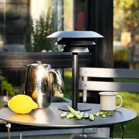 Dyberg Larsen Candeeiro de mesa solar DL25, preto, metal