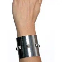 Addicted Pulseira 'Nyx Noir bracciale color argento con le borchie' platino